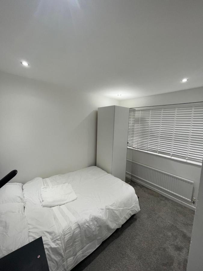 Tilbury Docks Rooms For Short Letting Exterior photo