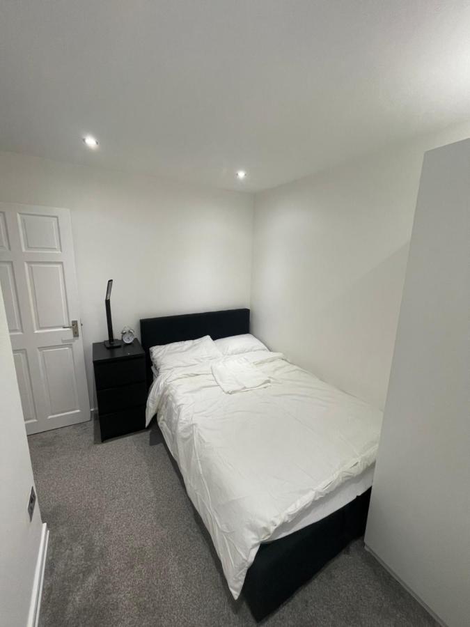 Tilbury Docks Rooms For Short Letting Exterior photo